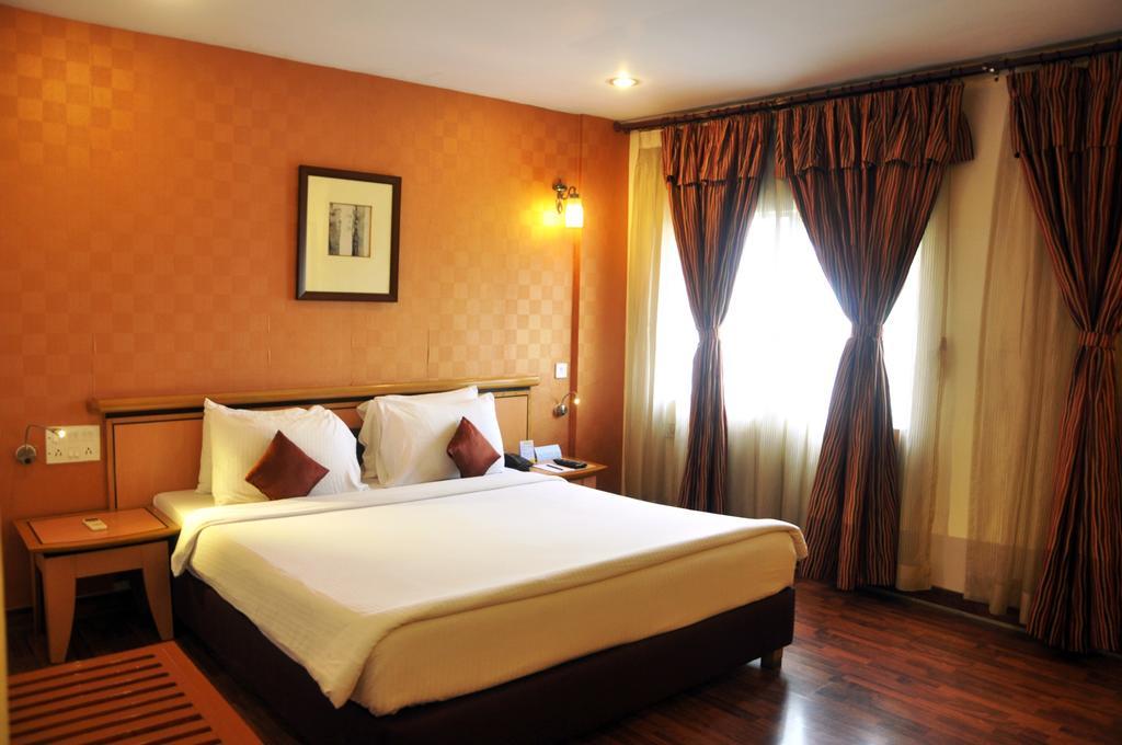Indismart Hotel Kalkuta Zewnętrze zdjęcie