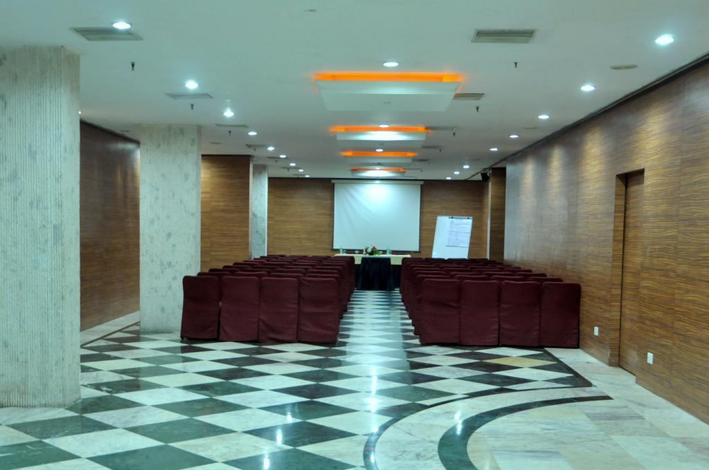 Indismart Hotel Kalkuta Zewnętrze zdjęcie