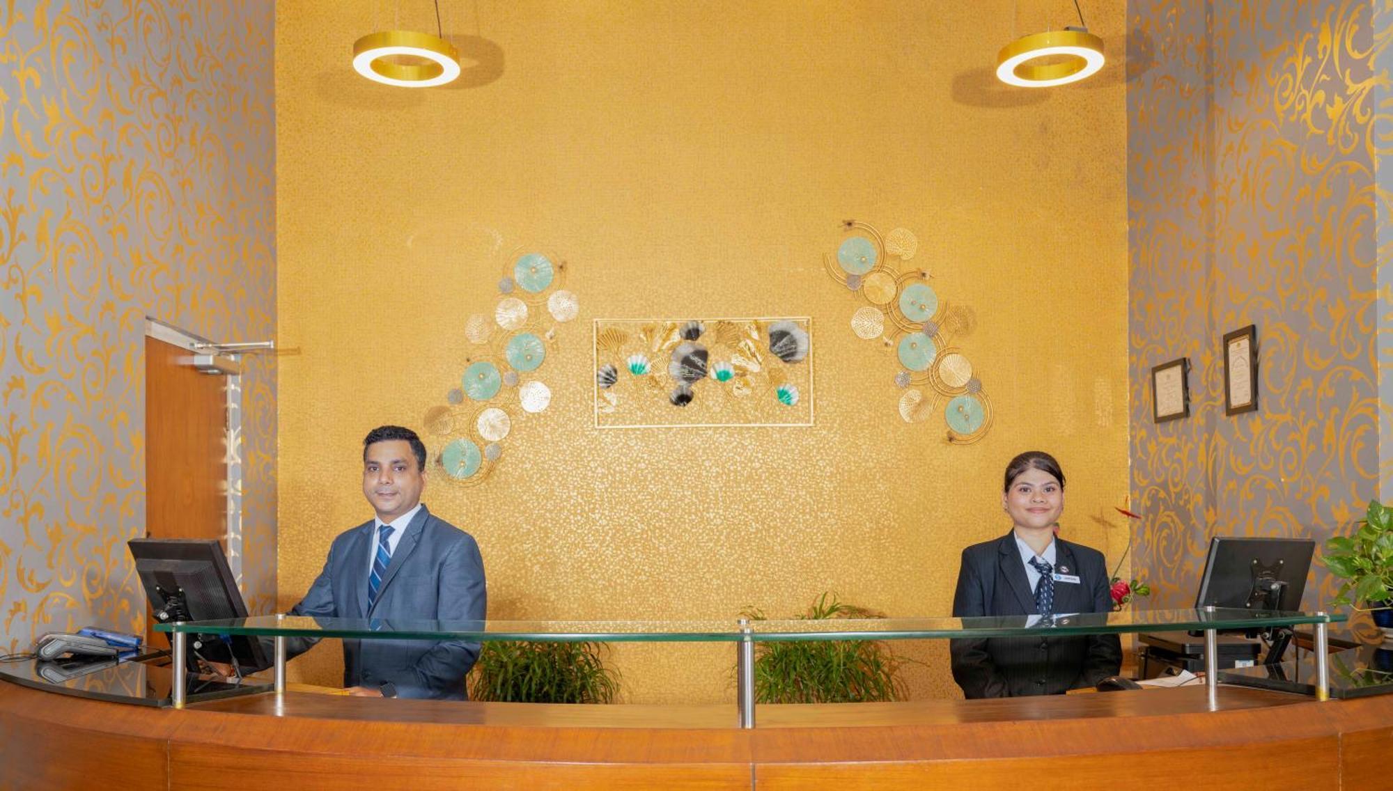 Indismart Hotel Kalkuta Zewnętrze zdjęcie