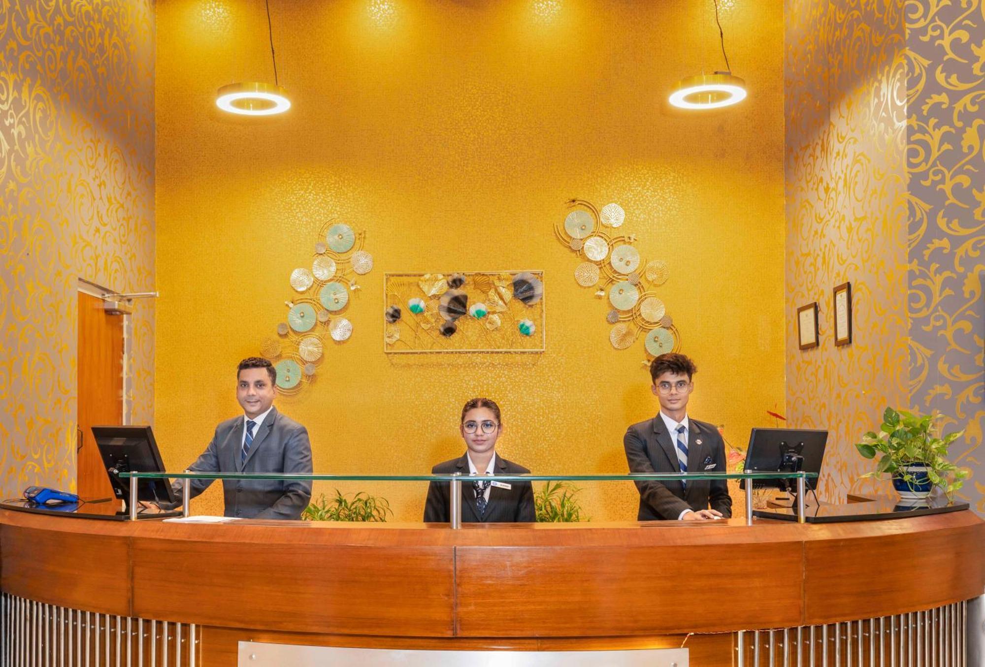 Indismart Hotel Kalkuta Zewnętrze zdjęcie
