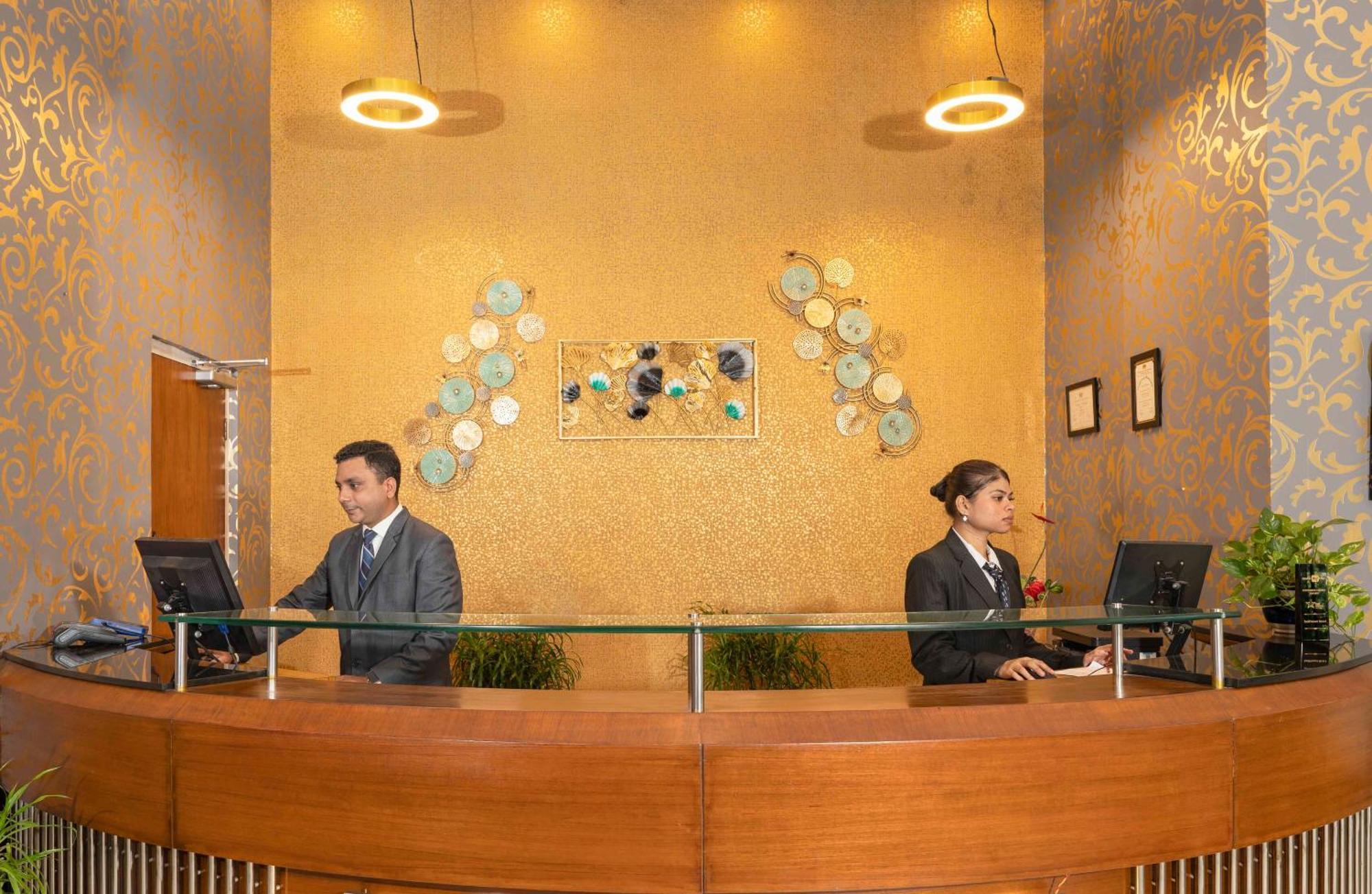 Indismart Hotel Kalkuta Zewnętrze zdjęcie