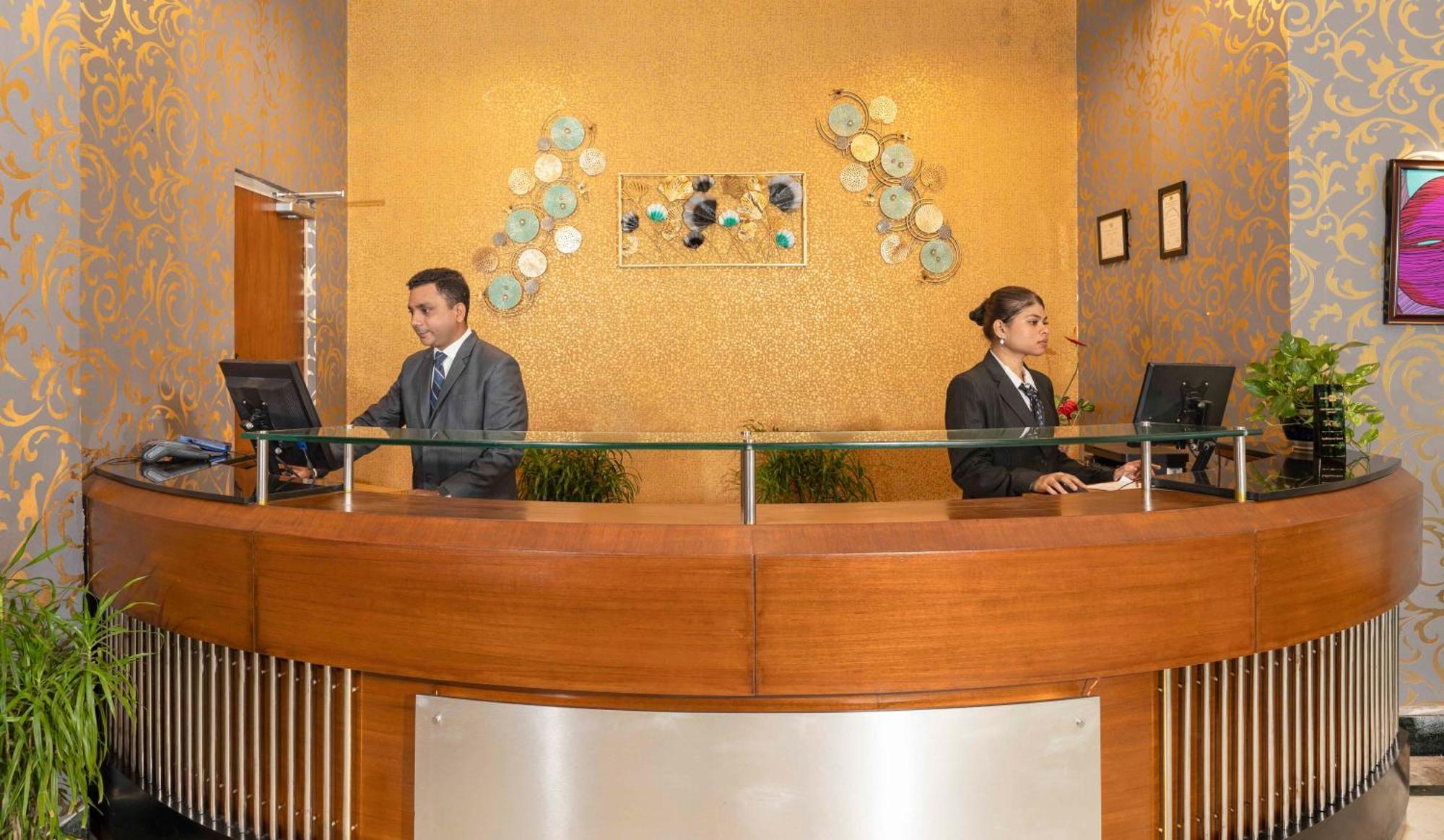 Indismart Hotel Kalkuta Zewnętrze zdjęcie