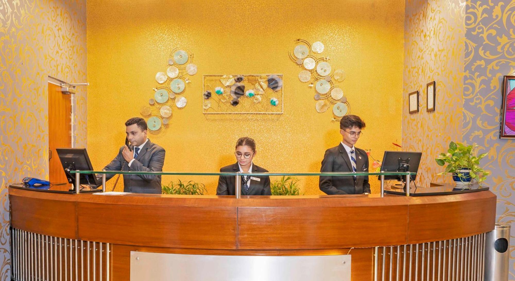 Indismart Hotel Kalkuta Zewnętrze zdjęcie