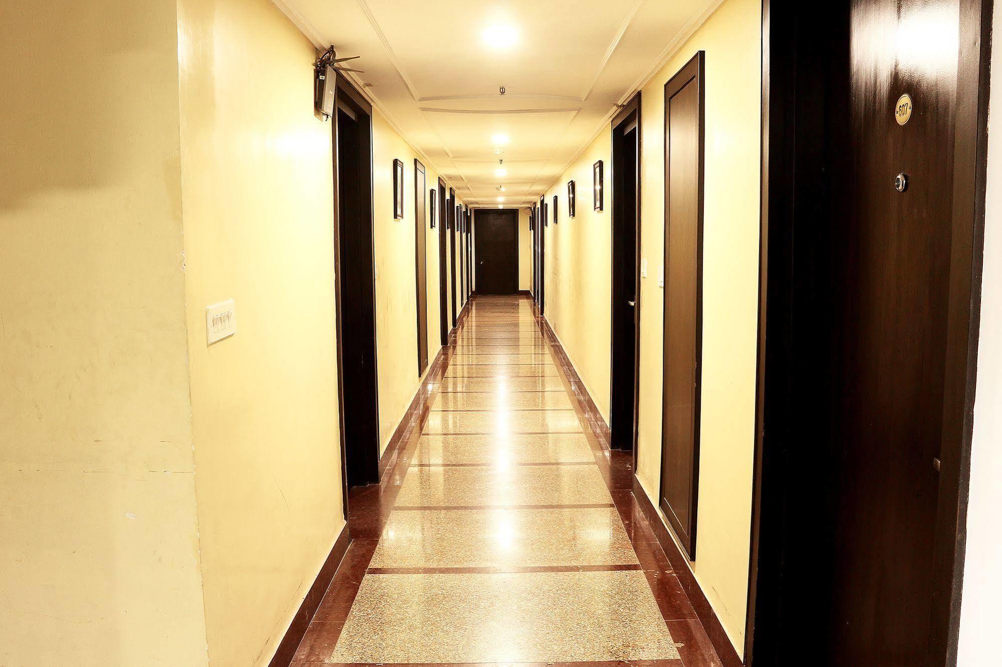 Indismart Hotel Kalkuta Zewnętrze zdjęcie